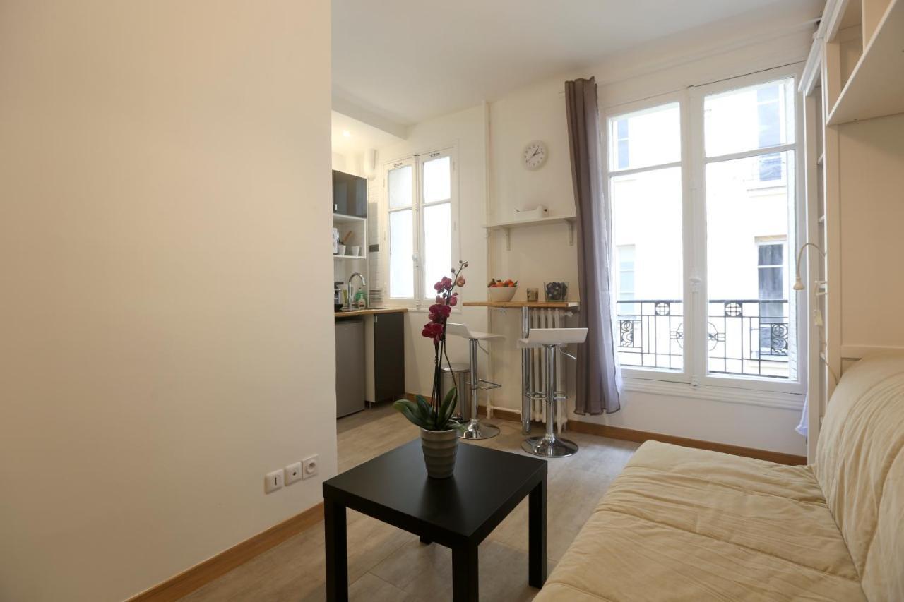 דירות פריז Renovated Studio For 2 חדר תמונה